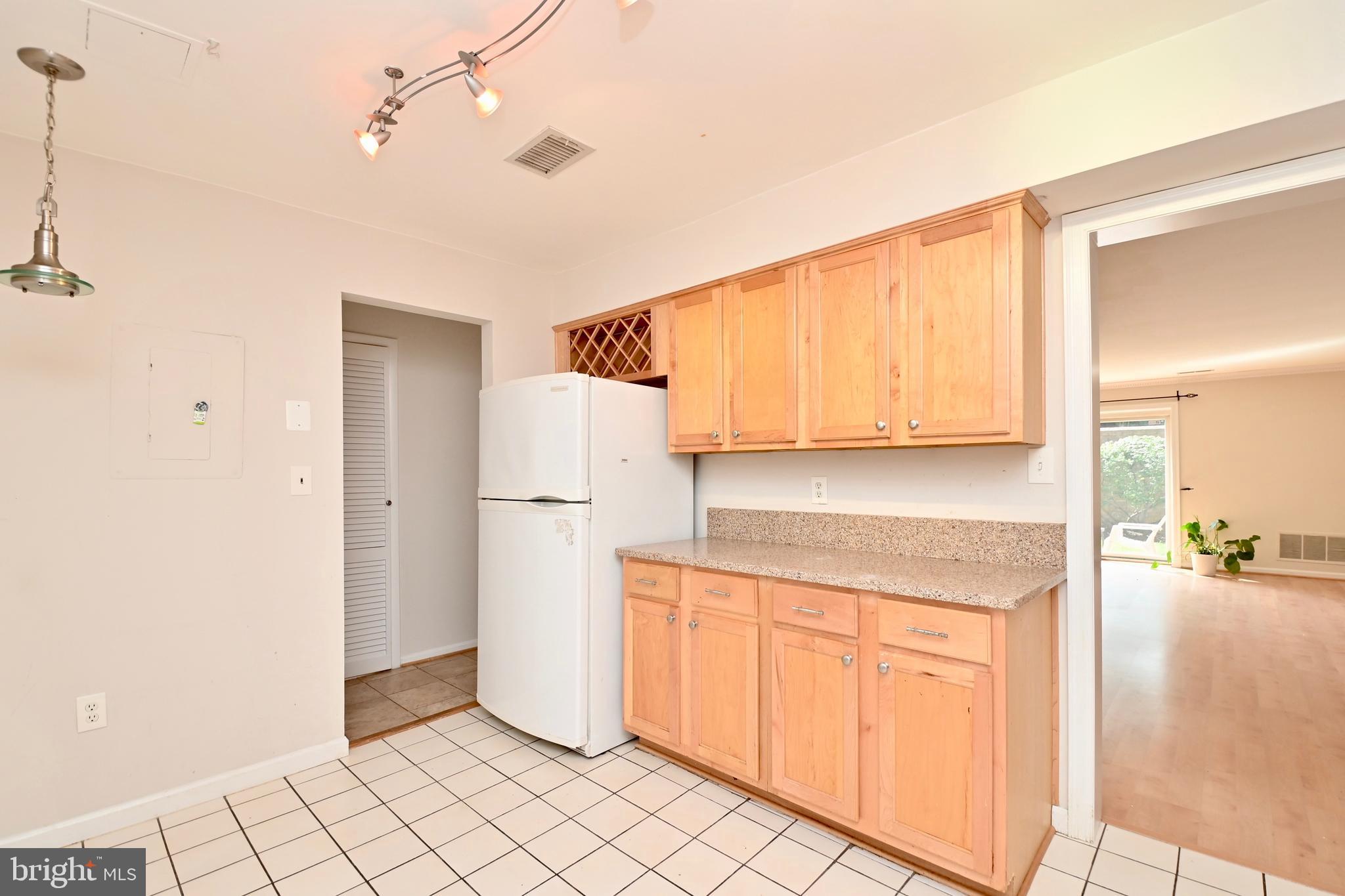 WESTHAMPTON MEWS - Residential Lease