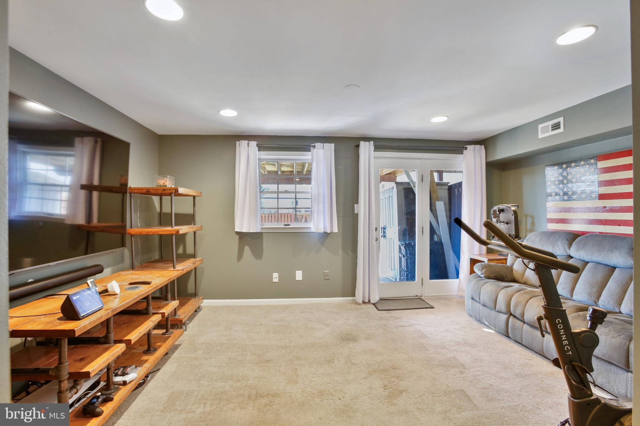 ASHBURN VILLAGE - Residential