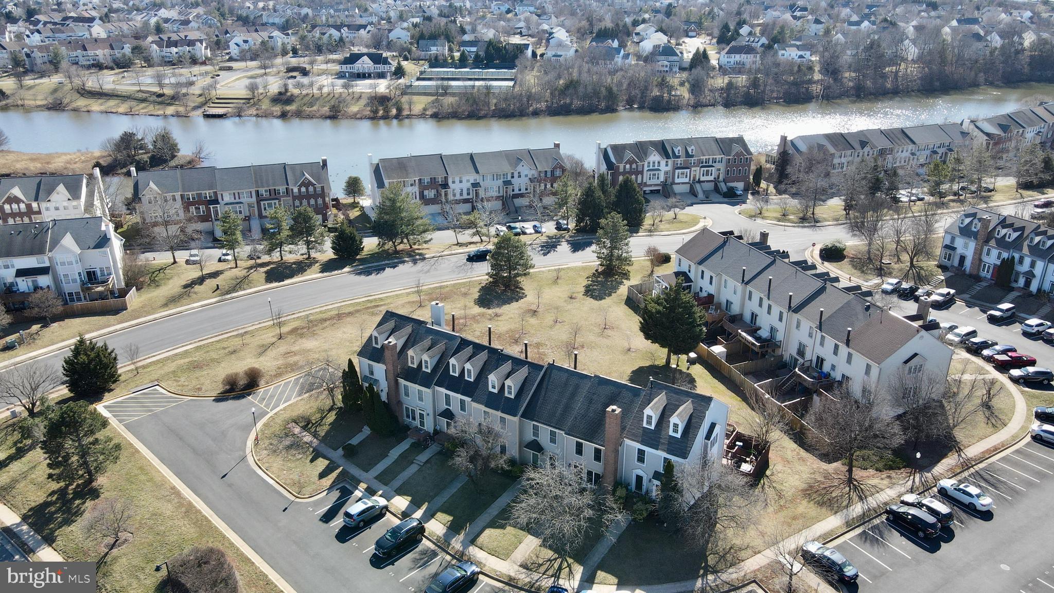 ASHBURN VILLAGE - Residential