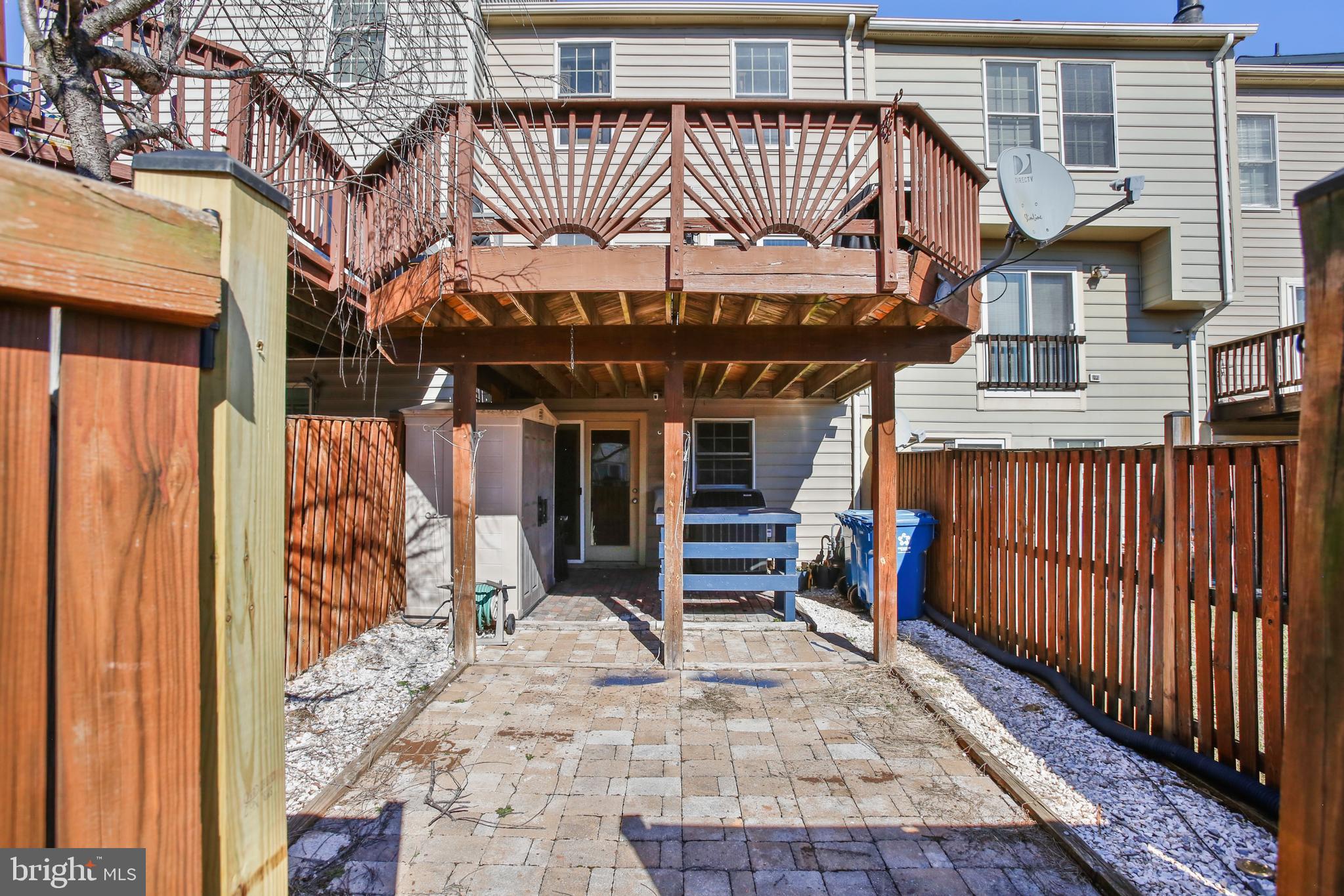 ASHBURN VILLAGE - Residential