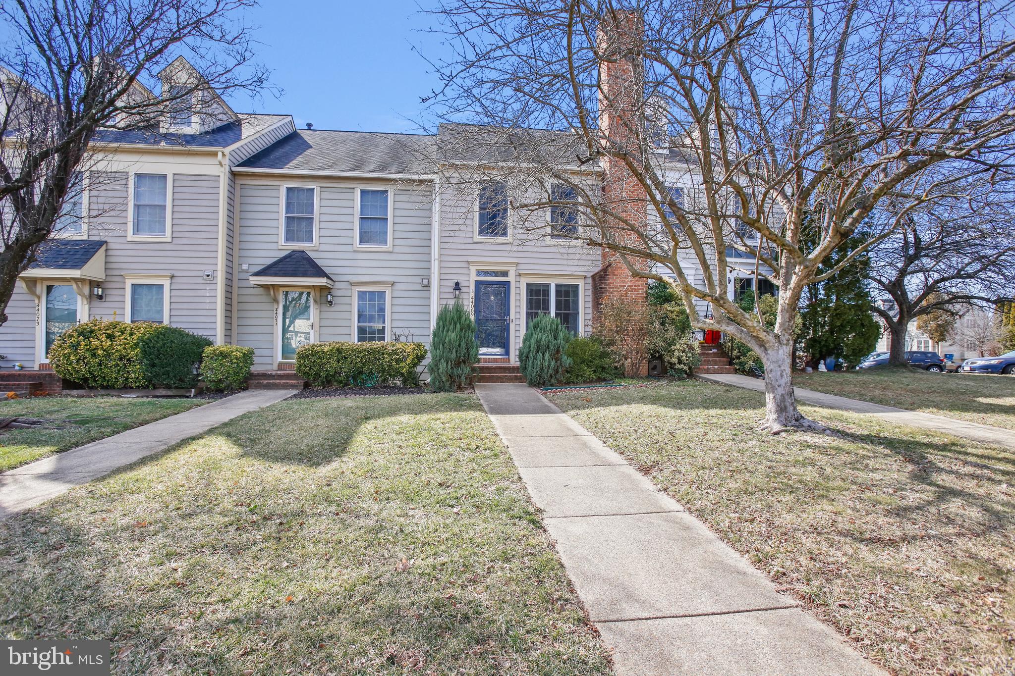 ASHBURN VILLAGE - Residential