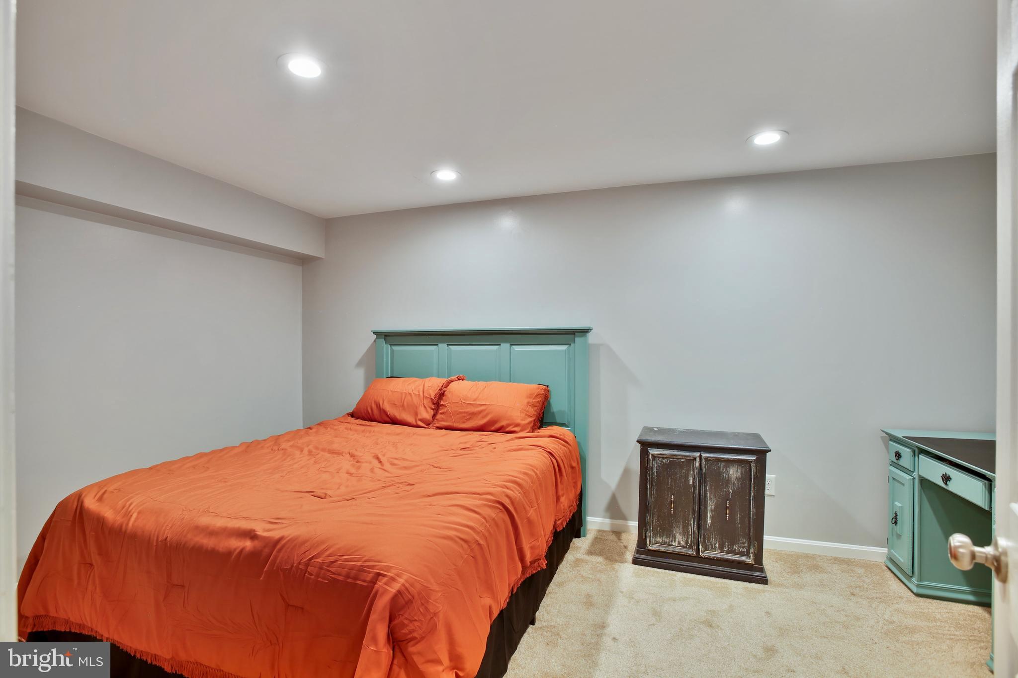 ASHBURN VILLAGE - Residential