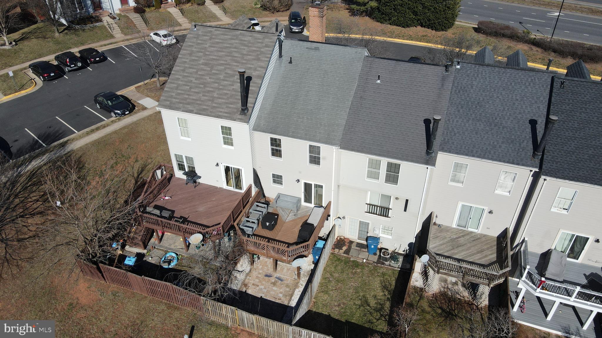 ASHBURN VILLAGE - Residential