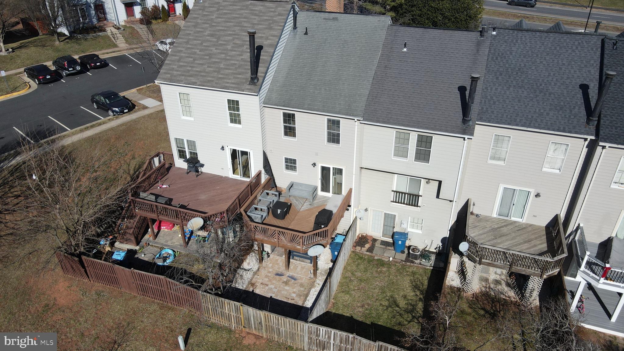 ASHBURN VILLAGE - Residential