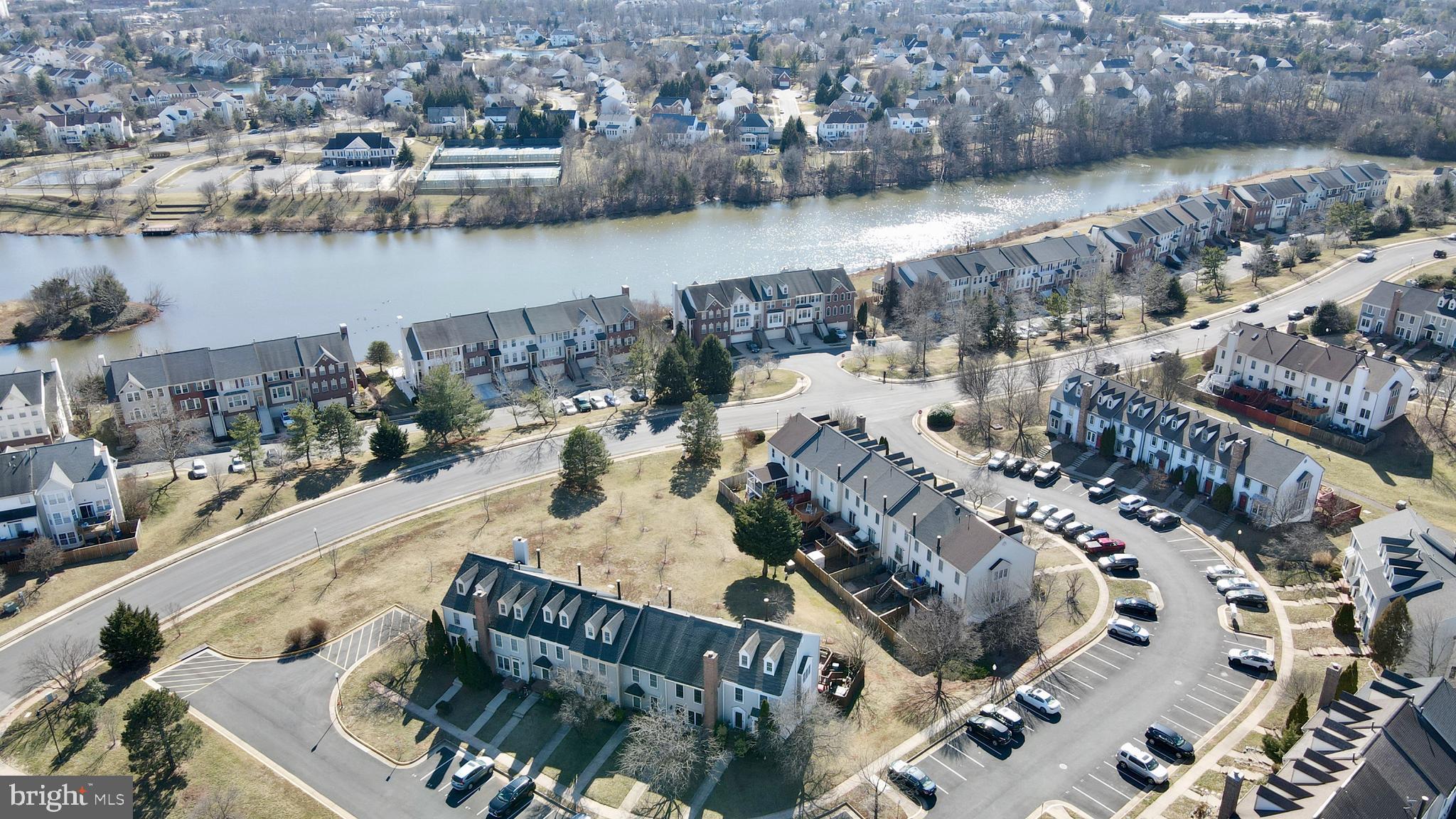 ASHBURN VILLAGE - Residential