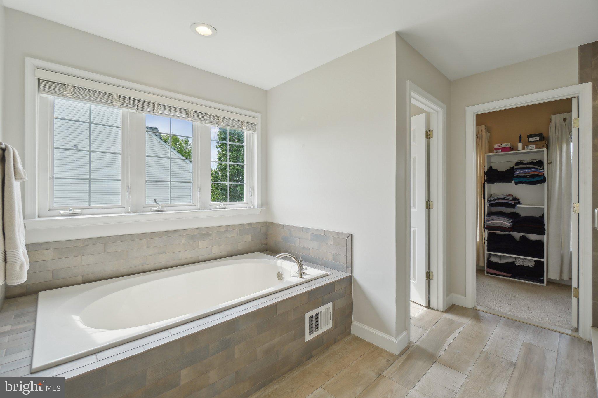 BRISTOW MANOR ESTATES - Residential