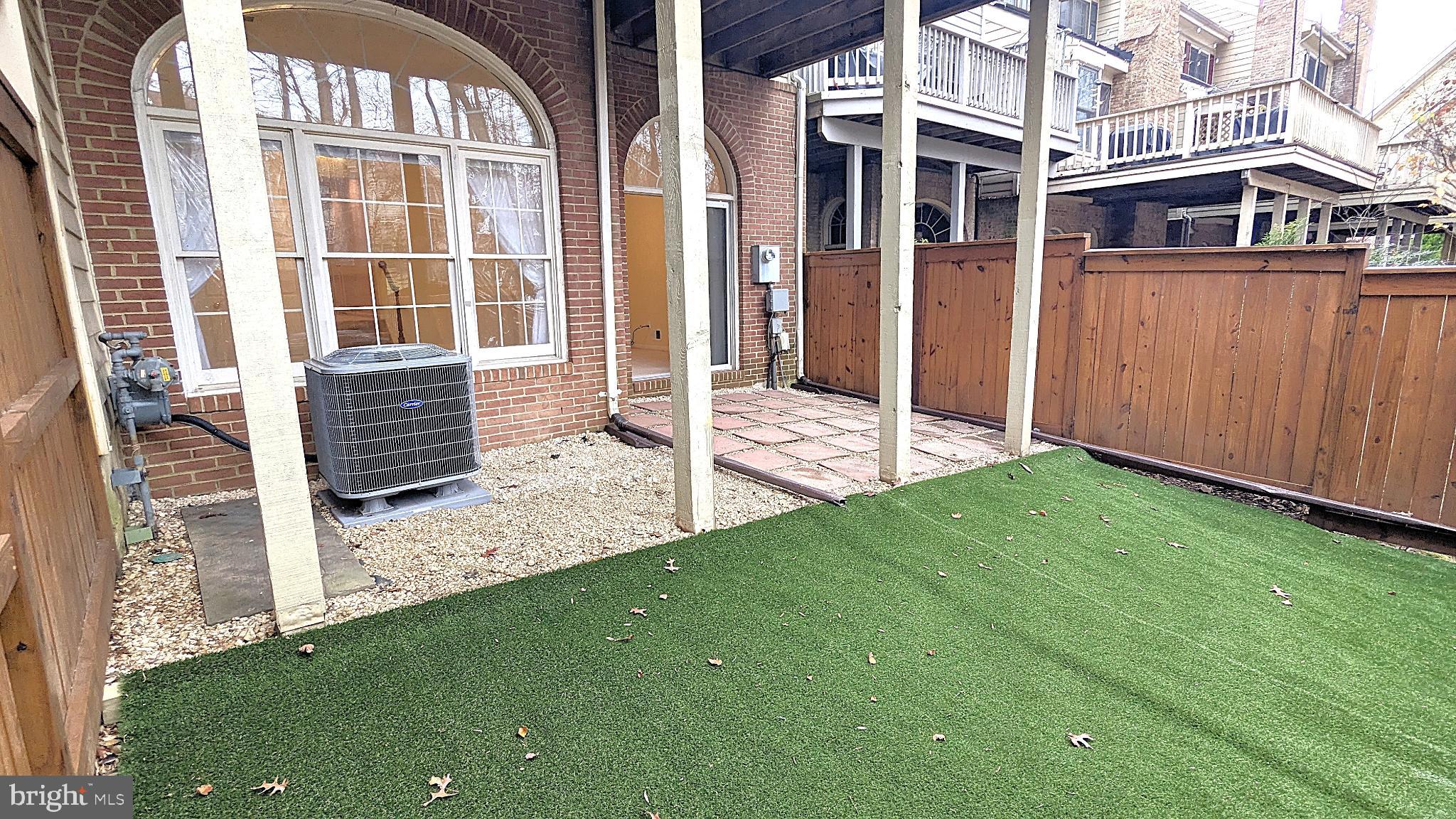 RESTON - Residential Lease