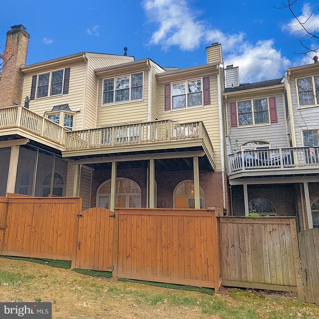 RESTON - Residential Lease