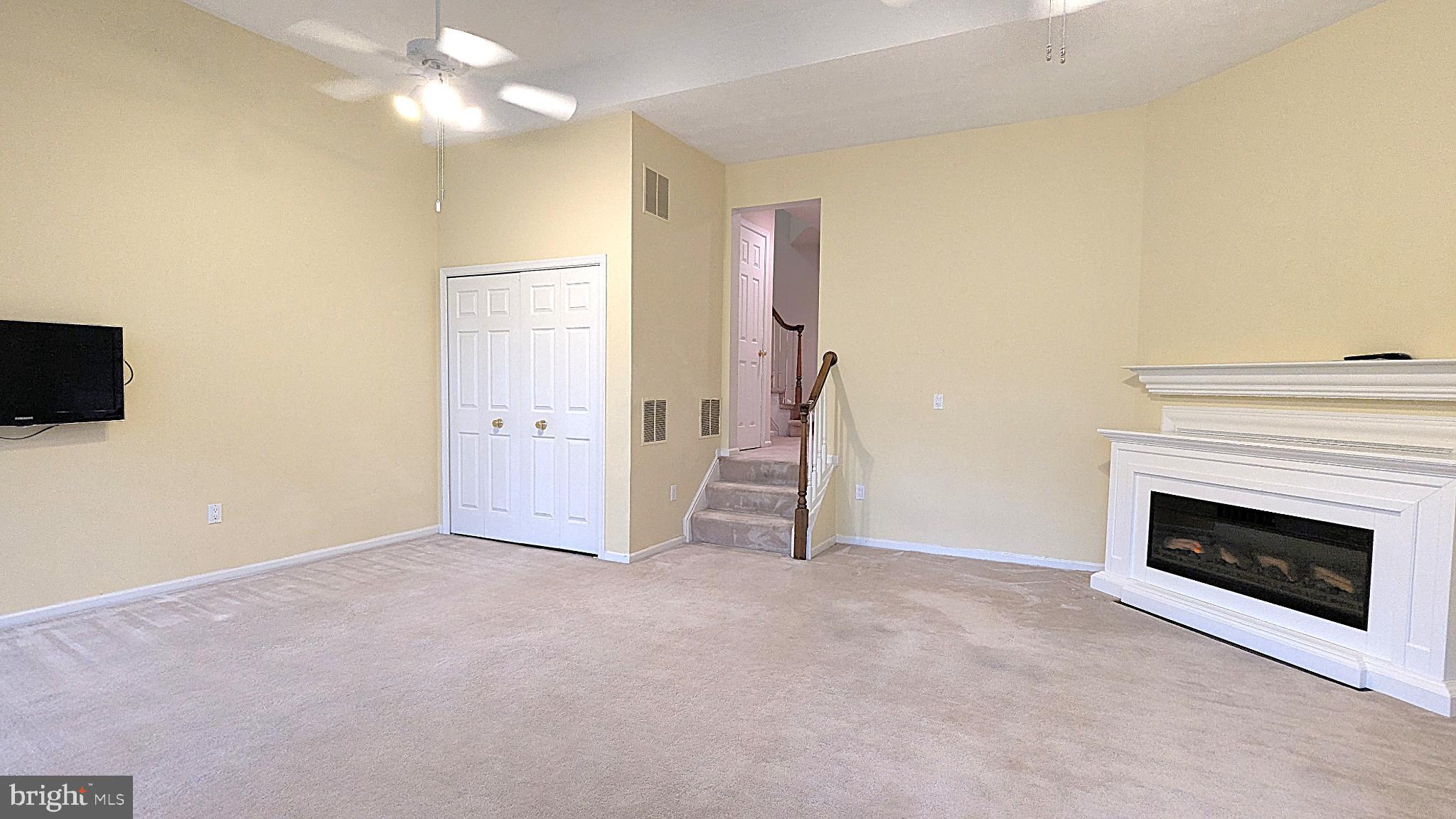 RESTON - Residential Lease