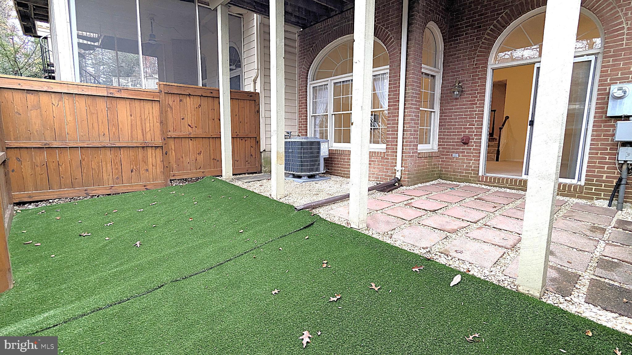 RESTON - Residential Lease