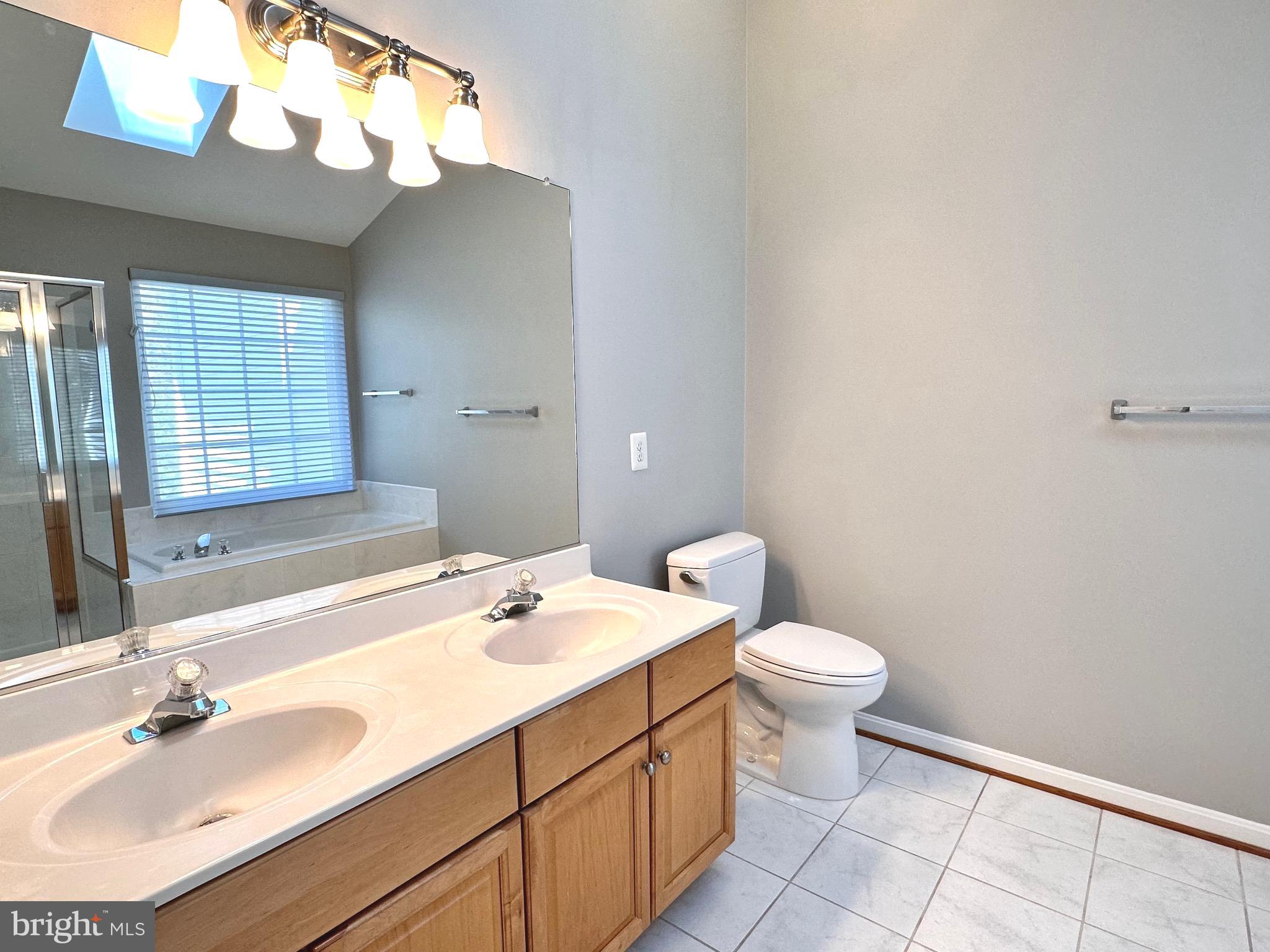 GOVERNORS GROVE - Residential