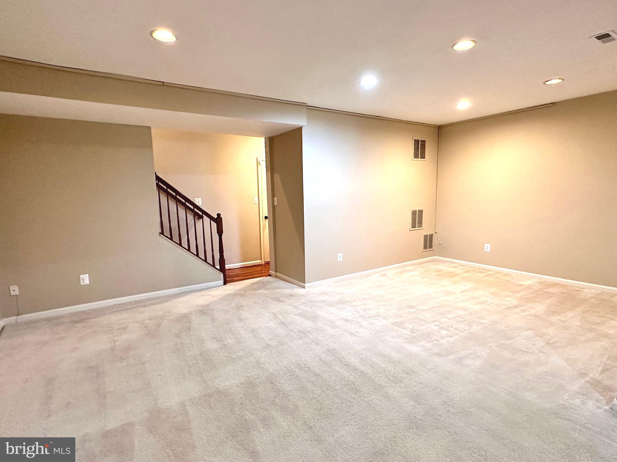 GOVERNORS GROVE - Residential