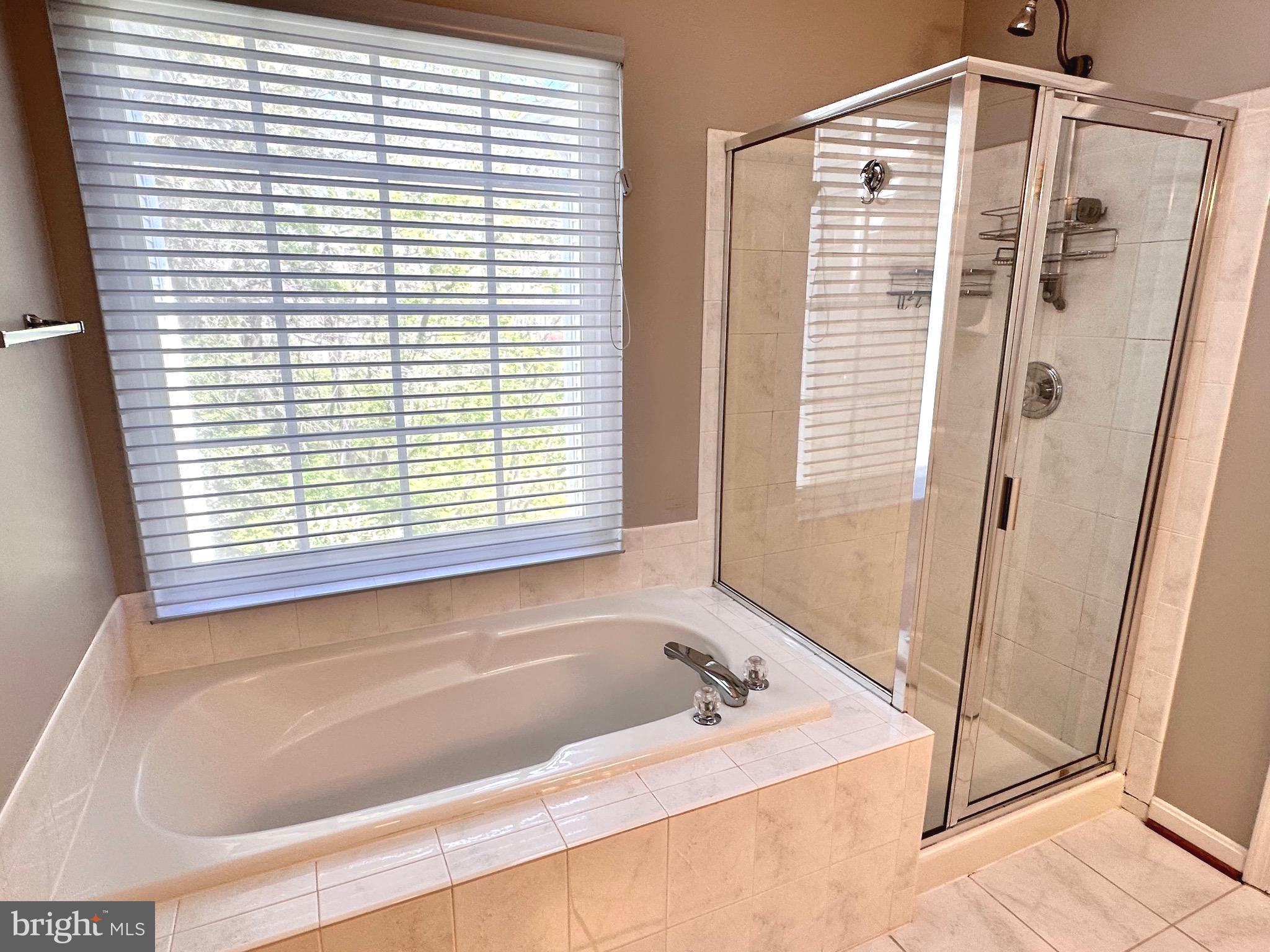 GOVERNORS GROVE - Residential