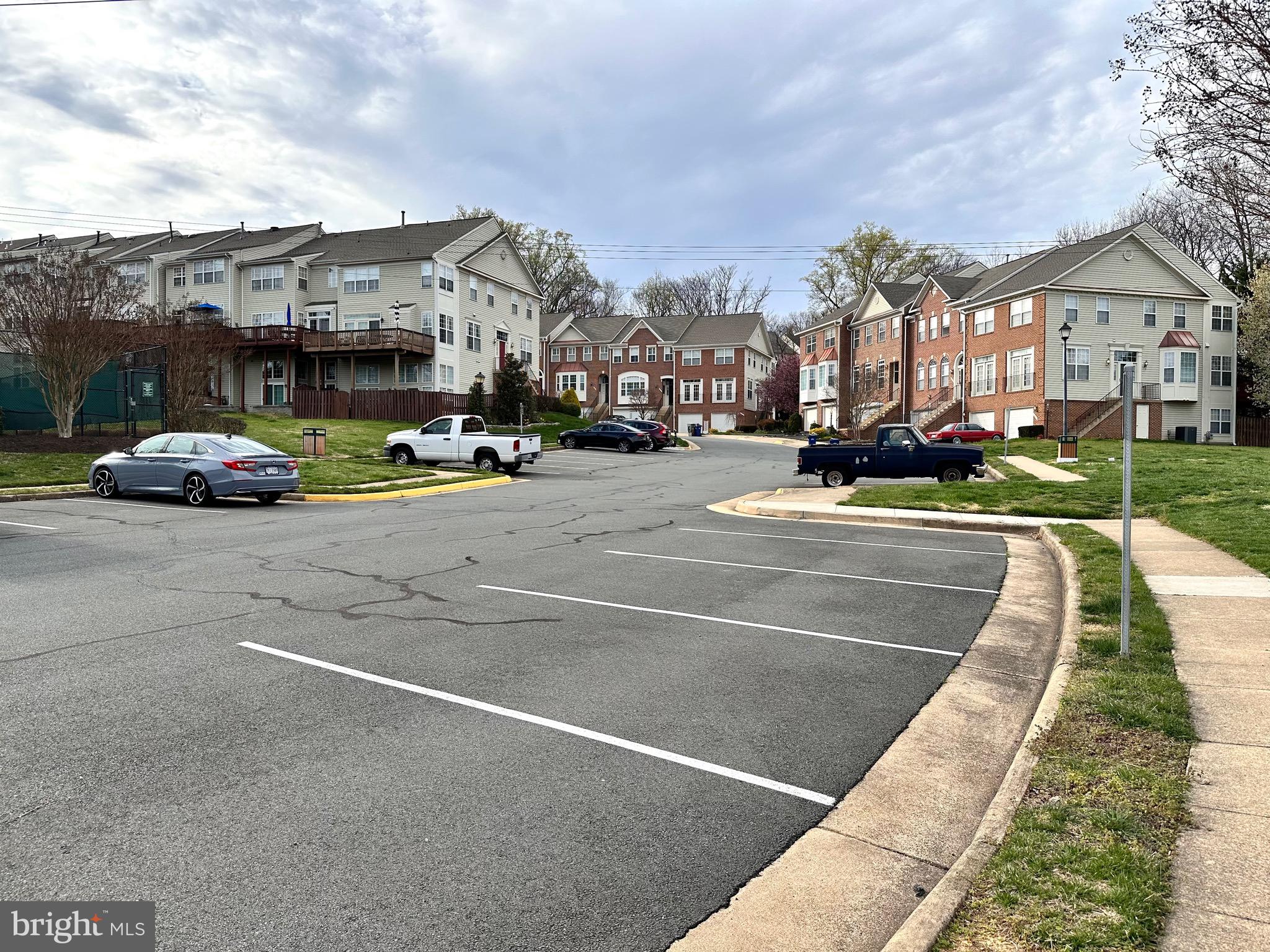 GOVERNORS GROVE - Residential