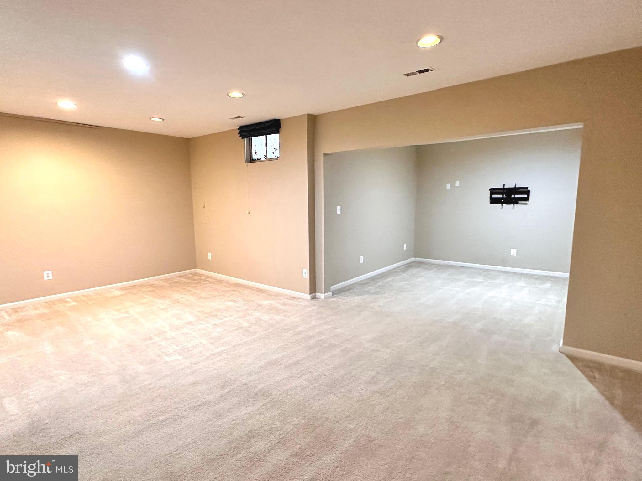 GOVERNORS GROVE - Residential