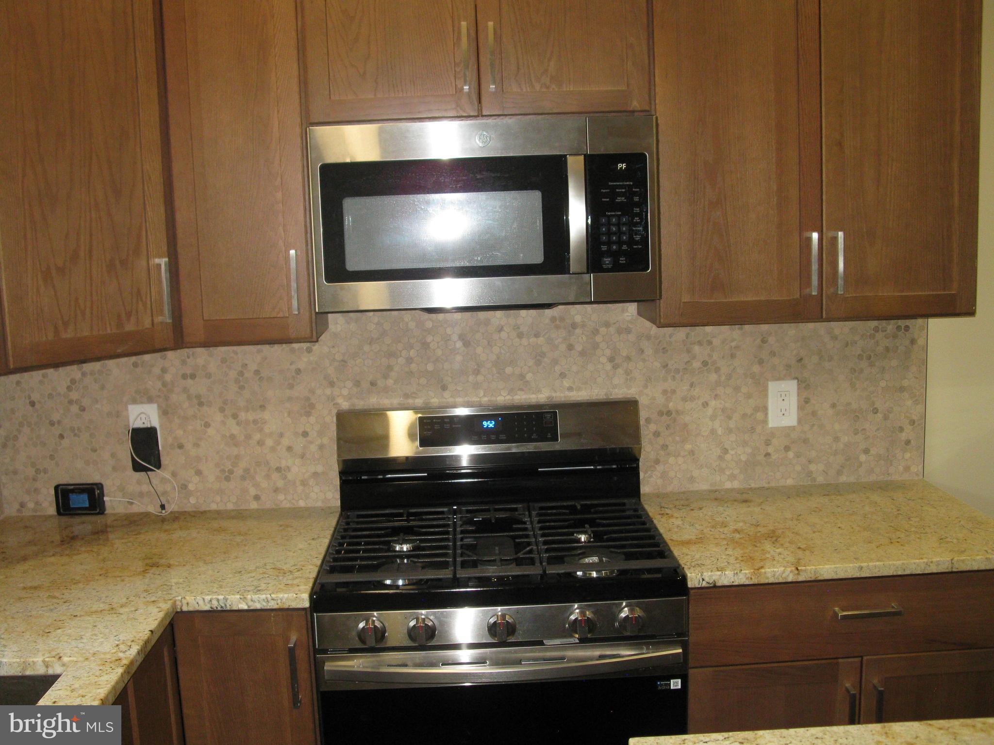 MADISON EASTEND - Residential Lease