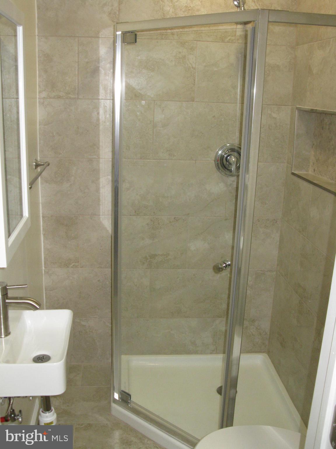 MADISON EASTEND - Residential Lease