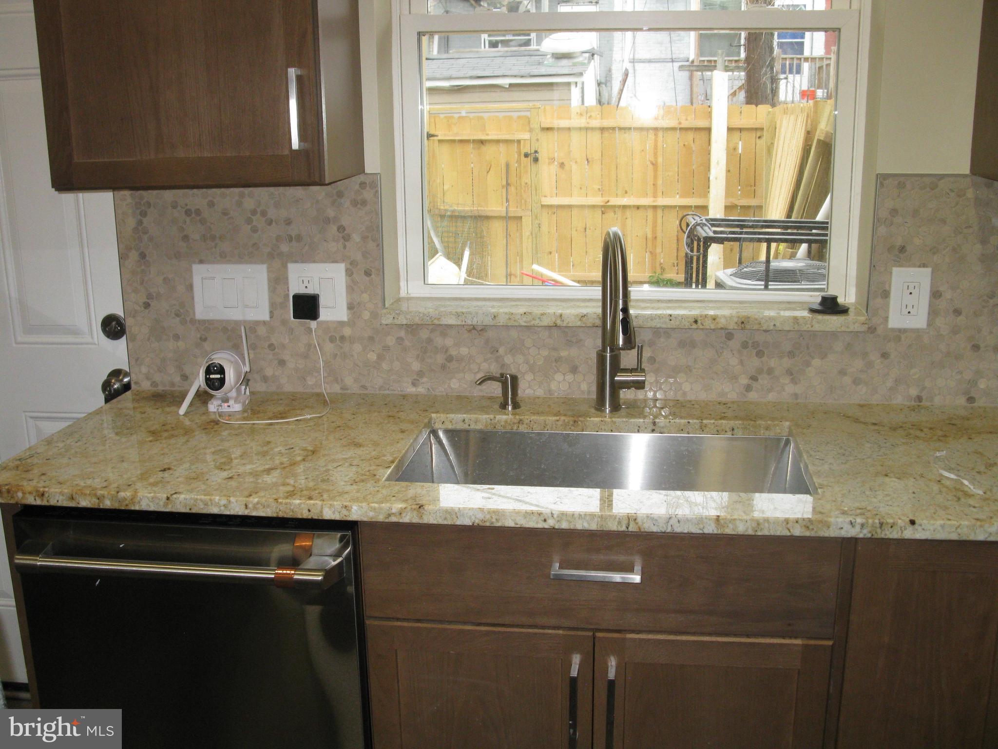 MADISON EASTEND - Residential Lease
