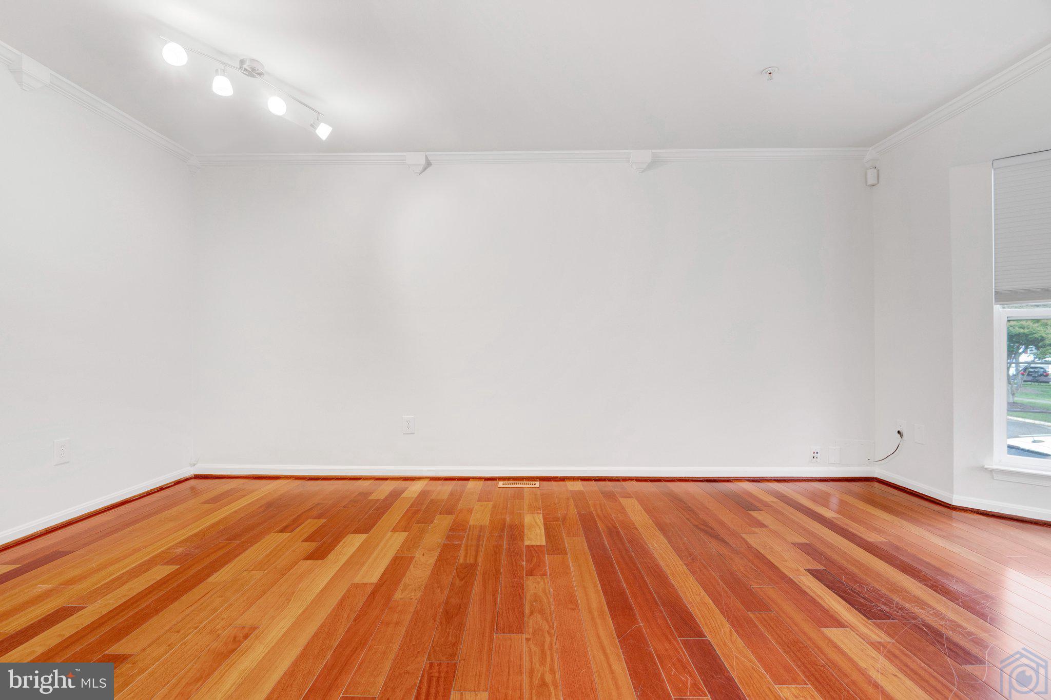 SOMERSET - Residential