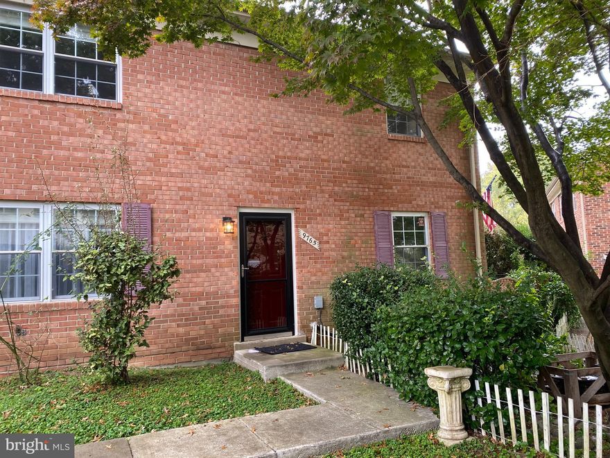 NEW ON THE MARKET!  Very convenient to FT. Belvoir and Mass Transit.  Shopping, Dining are within walking distance!  Fairfax  County  Schools,   3 Bedroom  & 2 Full Bath!  2 level End Unit Town Home.!  Entire home is Freshly Painted. Home really shines!   Large attic for extra storage.  Beautiful tiled and improved Bathrooms!  Eye catching modern kitchen featuring granite, cooktop and Barn Door entry!  Private patio!   off the kitchen and great for a Barbeque! Please come and visit, we think you will like it!