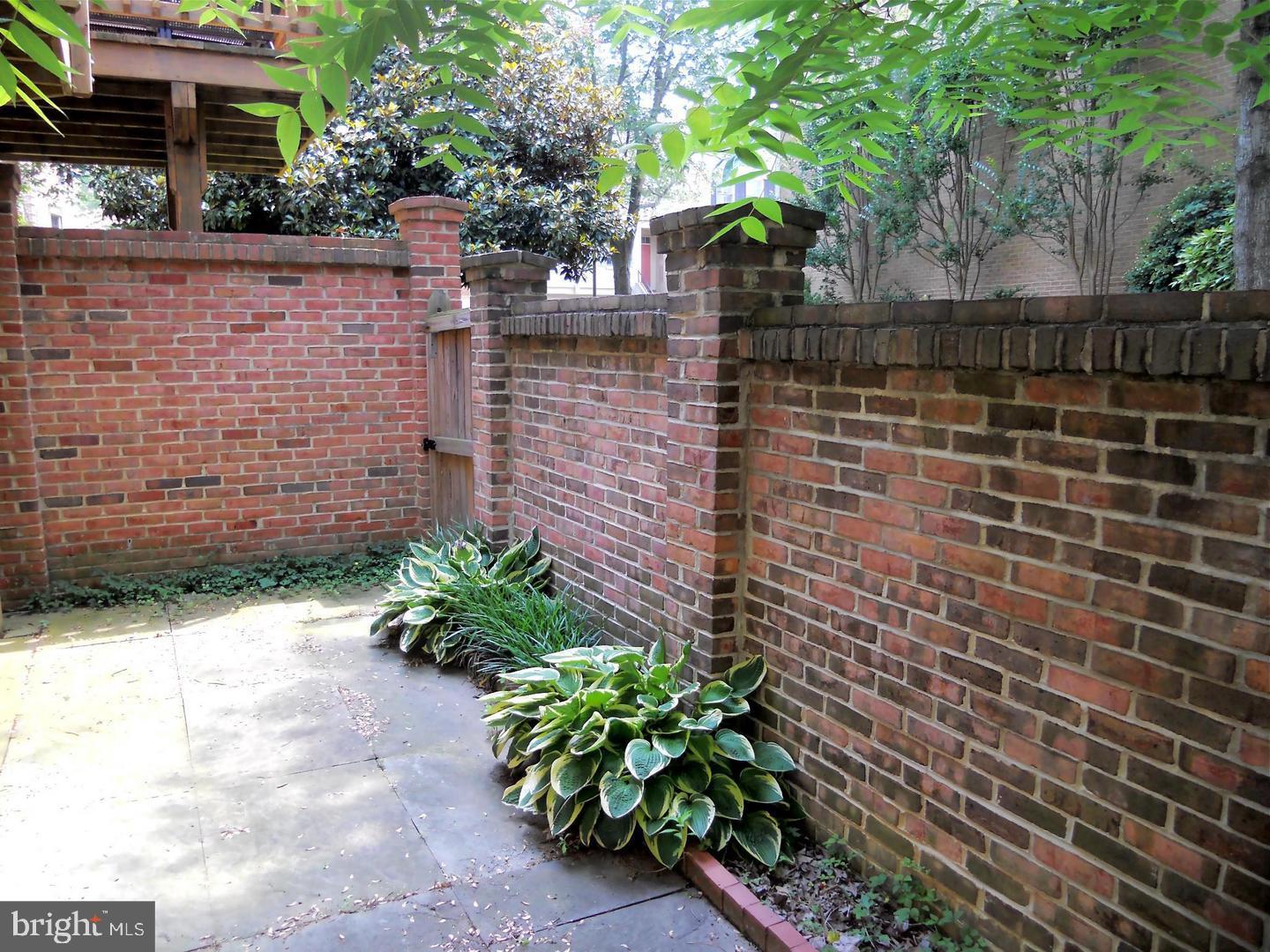 TIMBERLAWN - Residential Lease