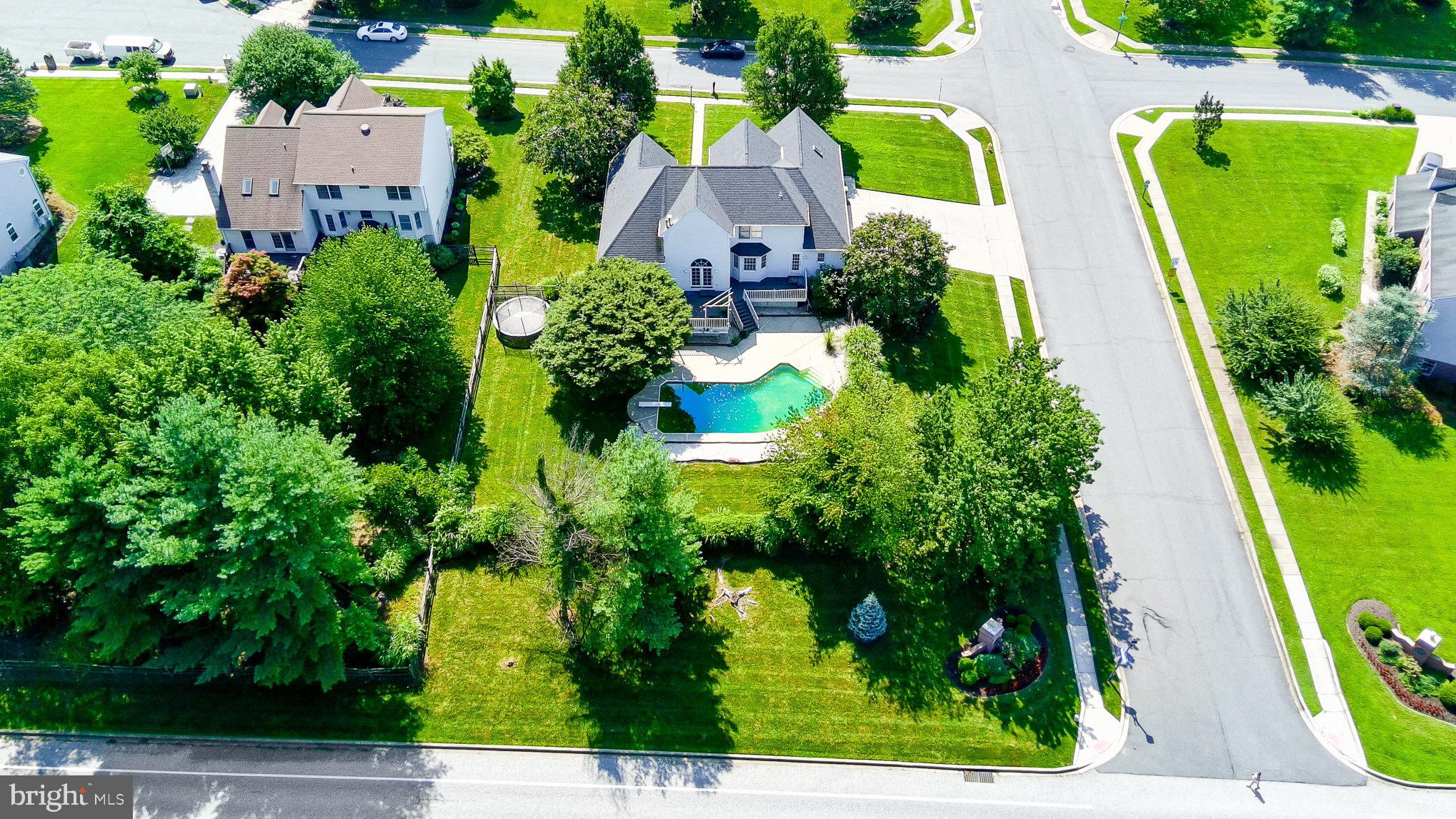 1901 HAMLET PLACE N
