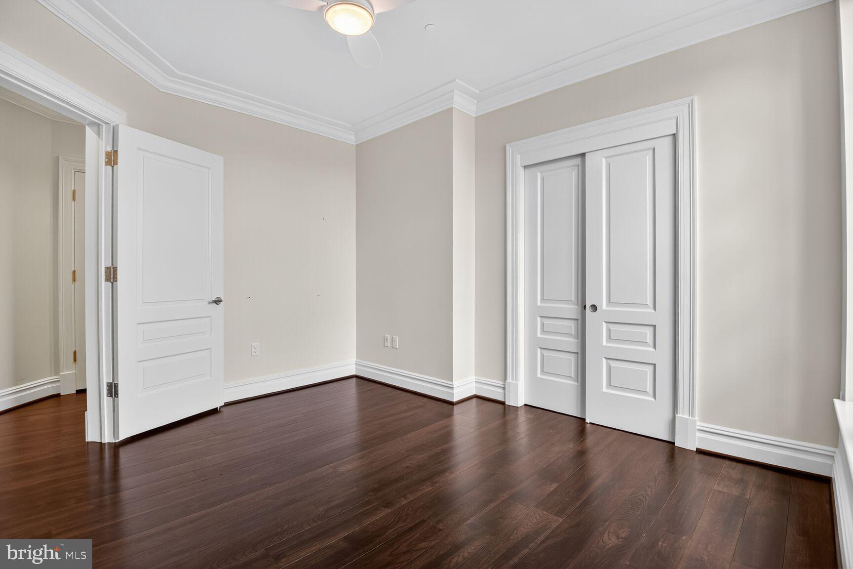 THE SIGNET - Residential