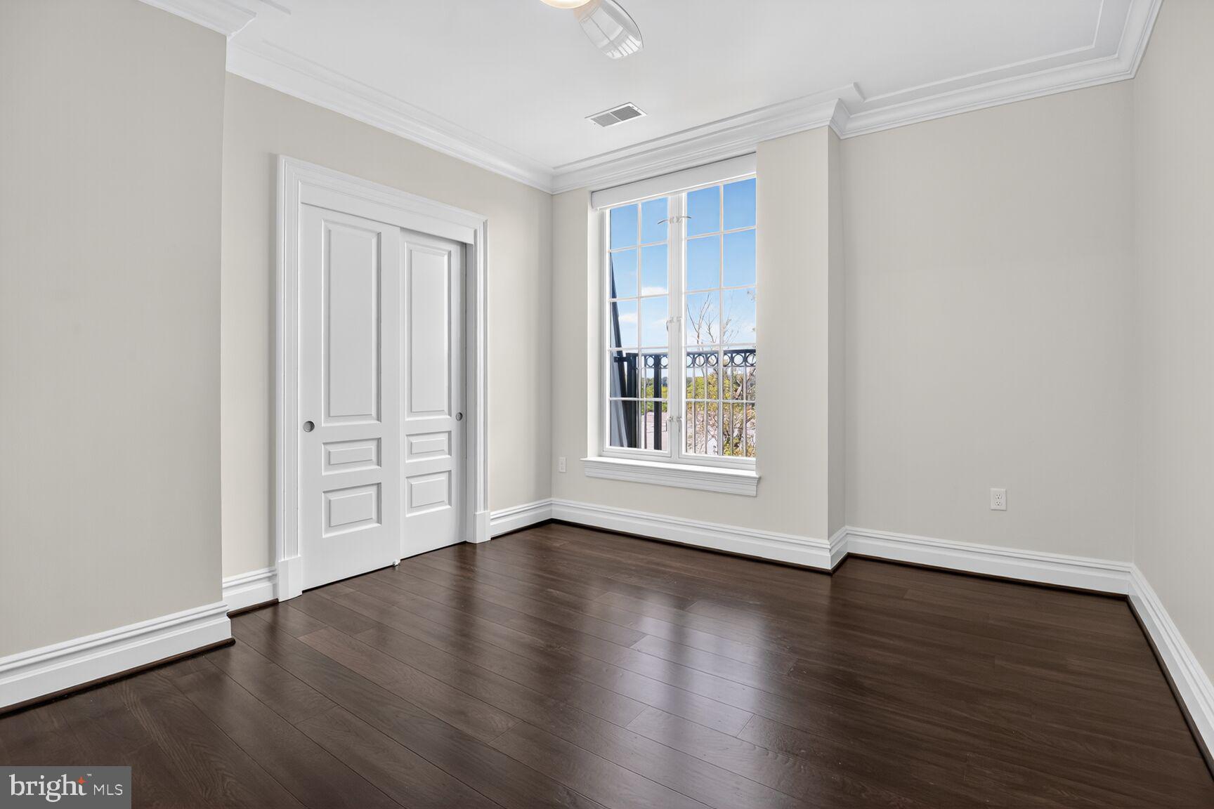 THE SIGNET - Residential