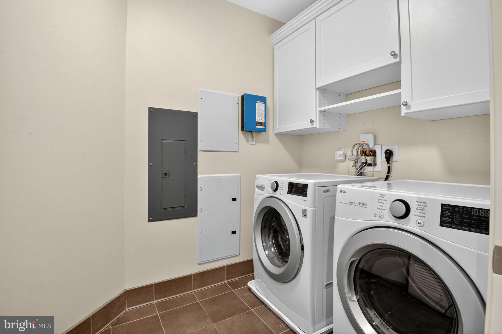 THE SIGNET - Residential