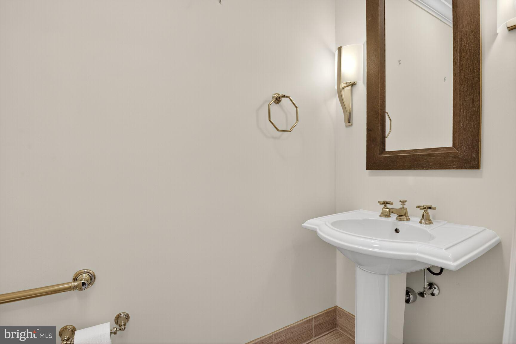 THE SIGNET - Residential