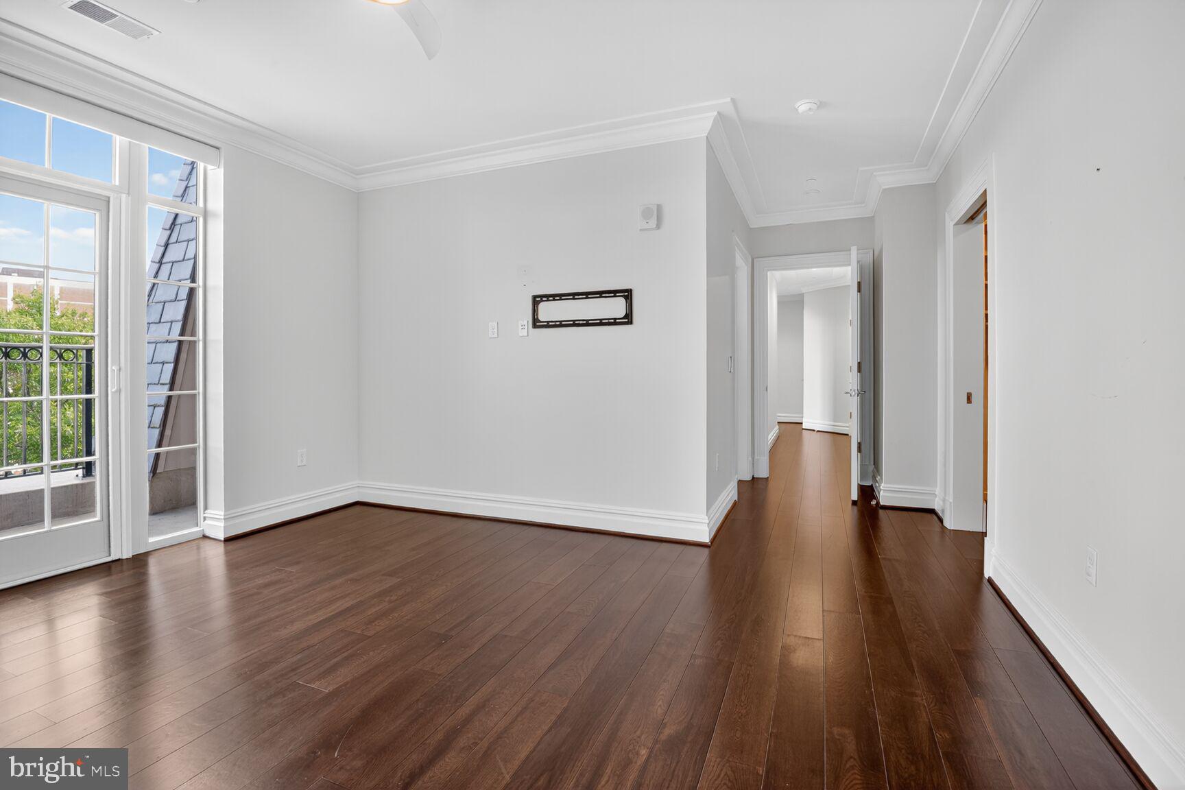 THE SIGNET - Residential