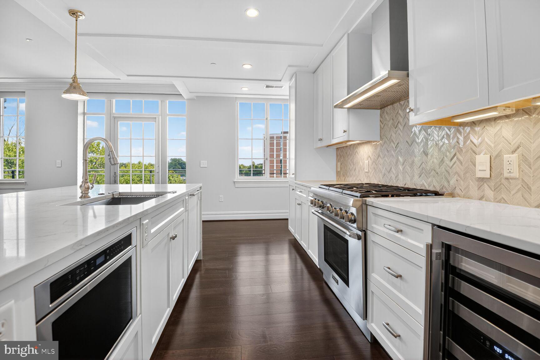 THE SIGNET - Residential