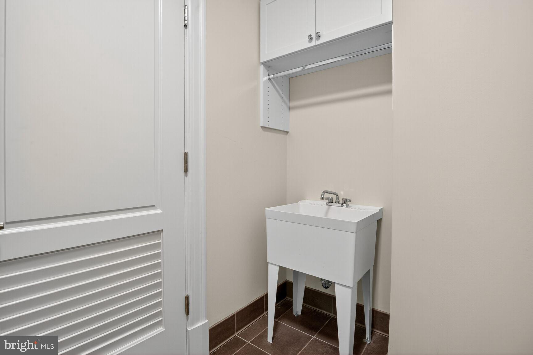 THE SIGNET - Residential