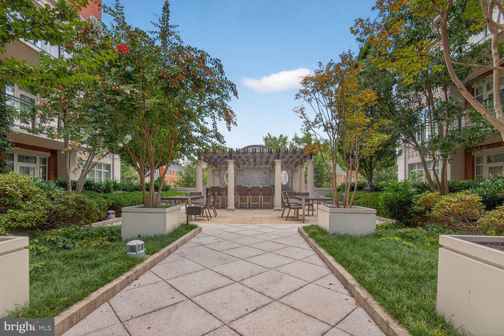 THE SIGNET - Residential