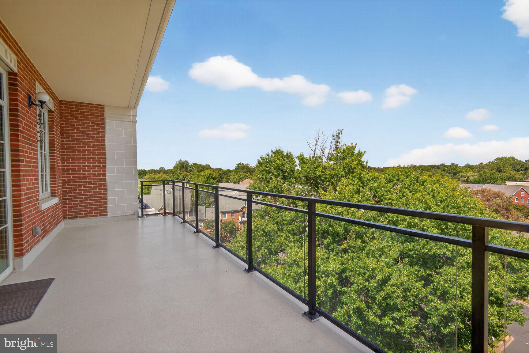 THE SIGNET - Residential