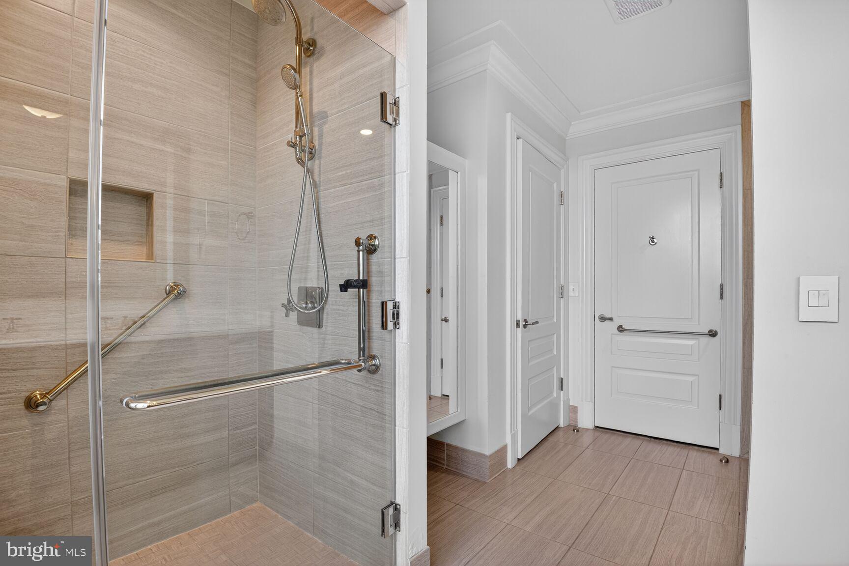 THE SIGNET - Residential