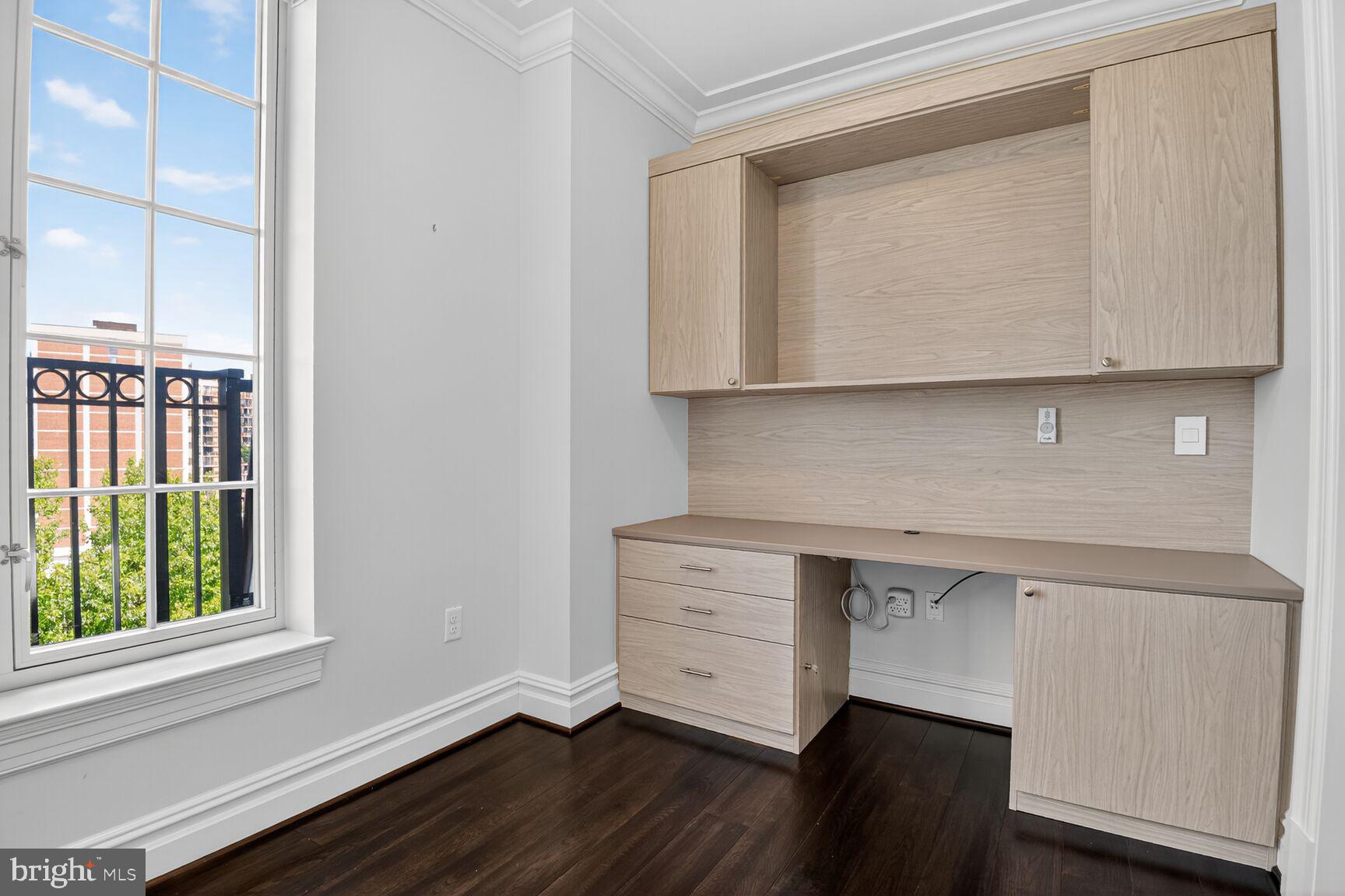 THE SIGNET - Residential