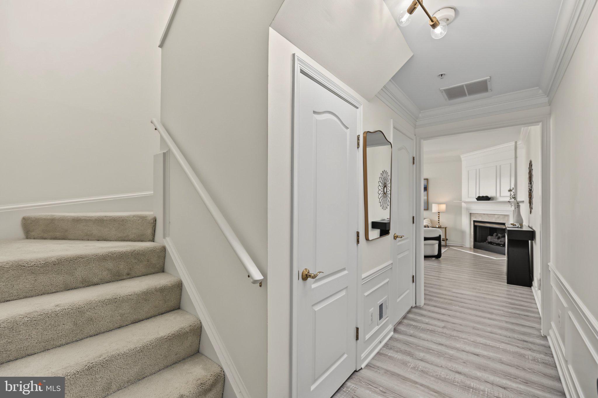 1725 KINGSGATE COURT 304