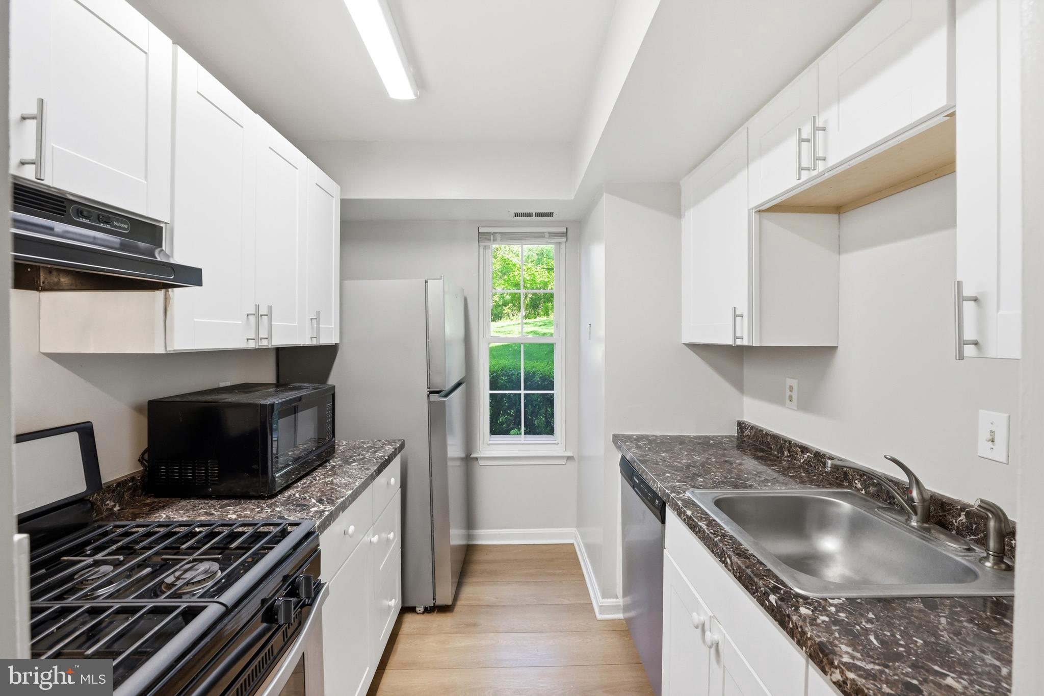 GREENHILLS - Residential