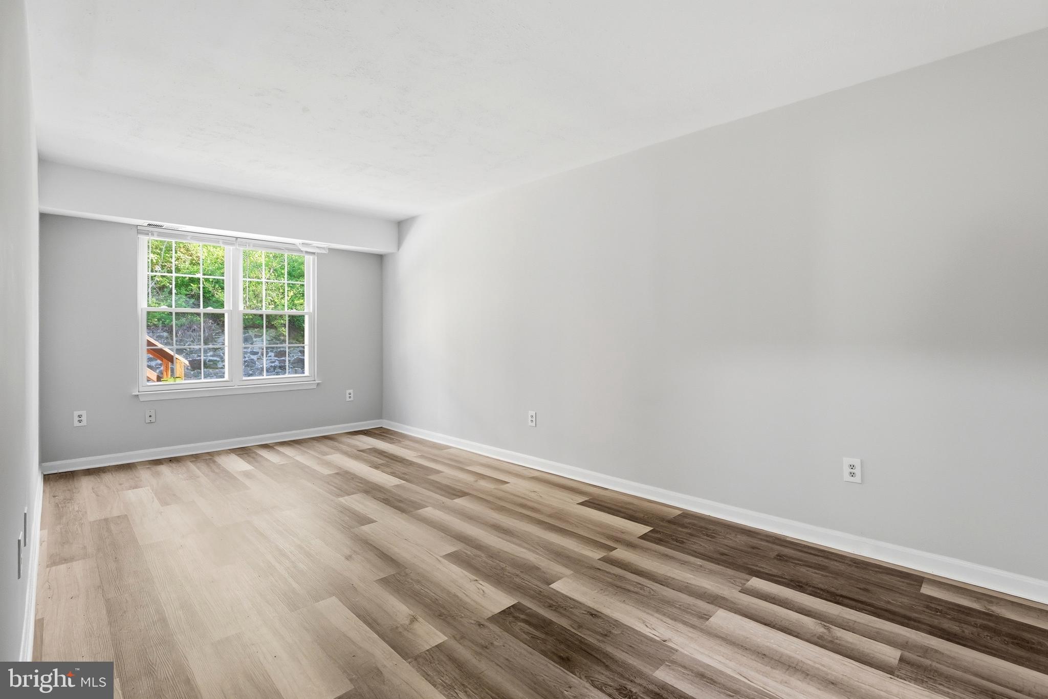 GREENHILLS - Residential