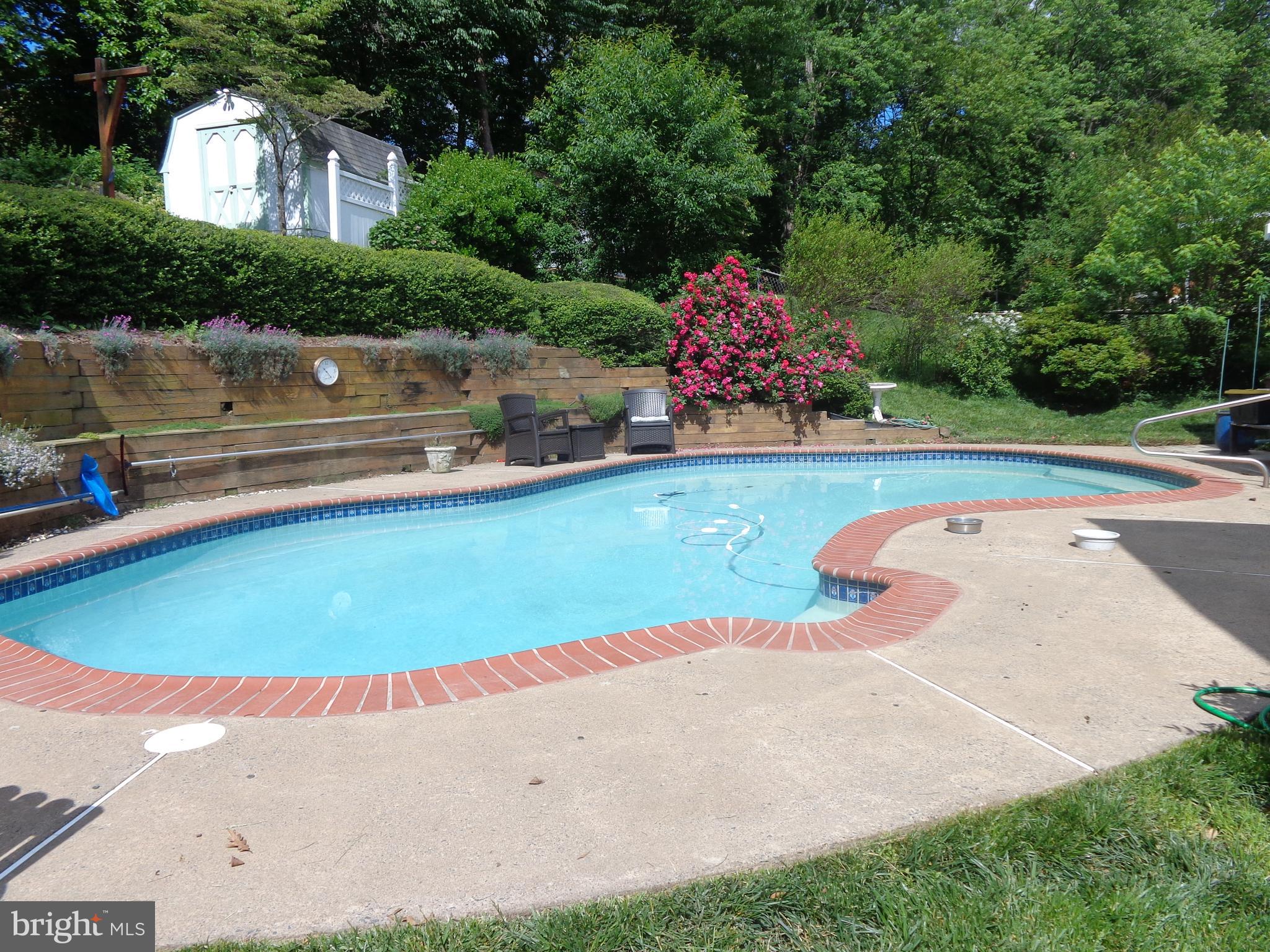 ROLLING VALLEY - Residential Lease