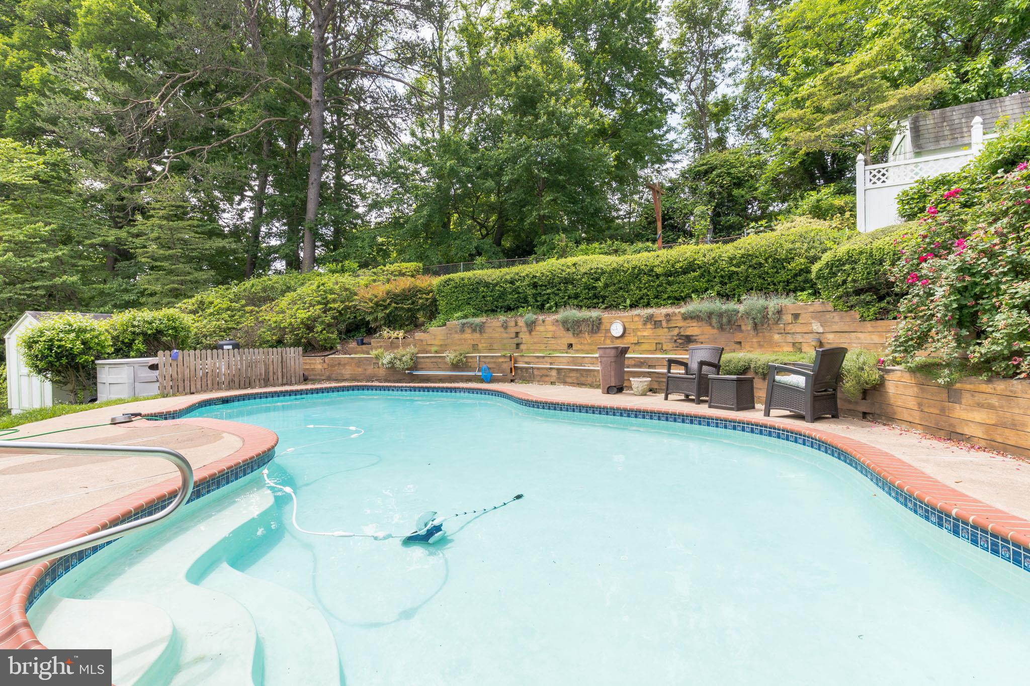 ROLLING VALLEY - Residential Lease