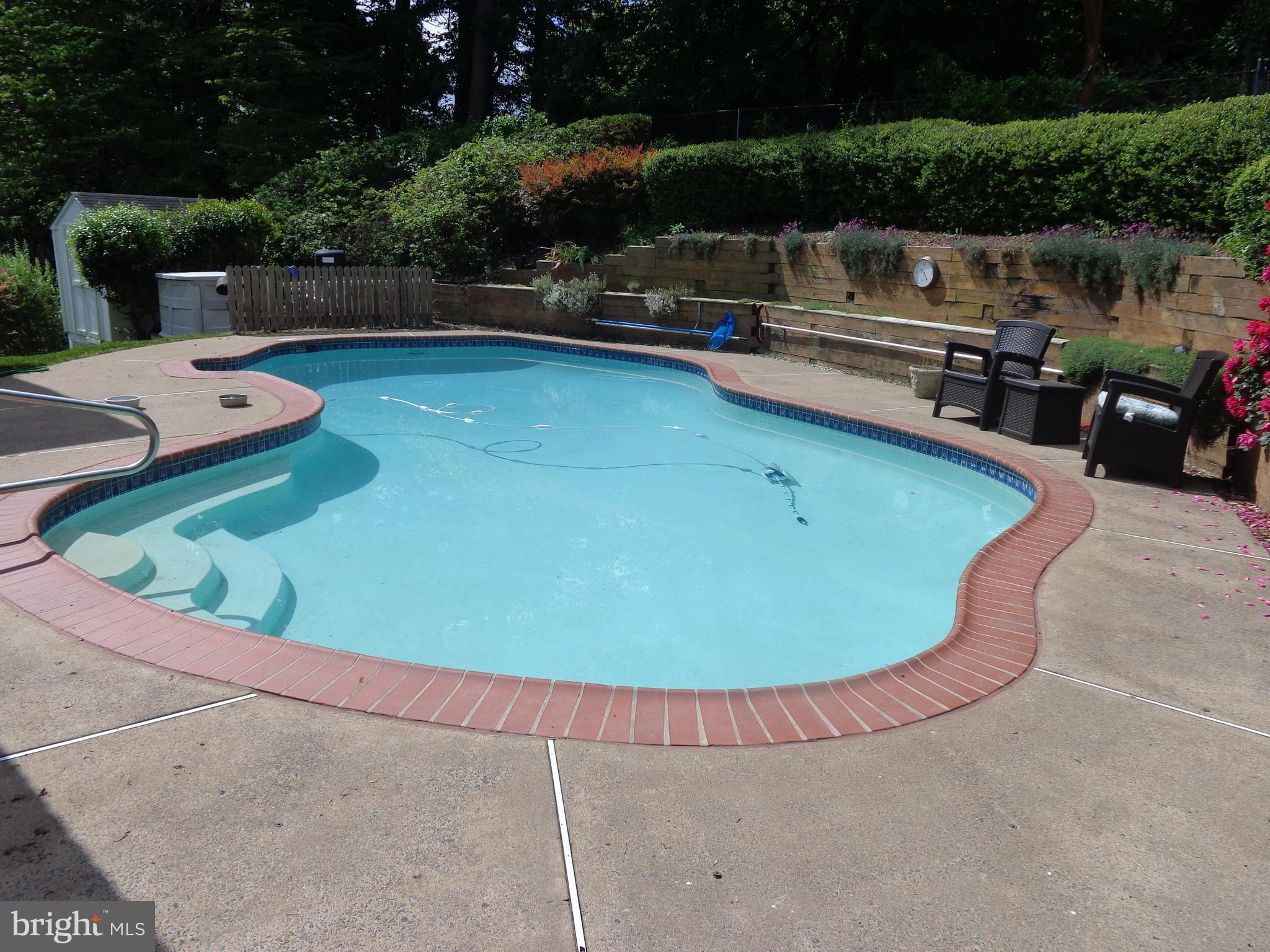 ROLLING VALLEY - Residential Lease