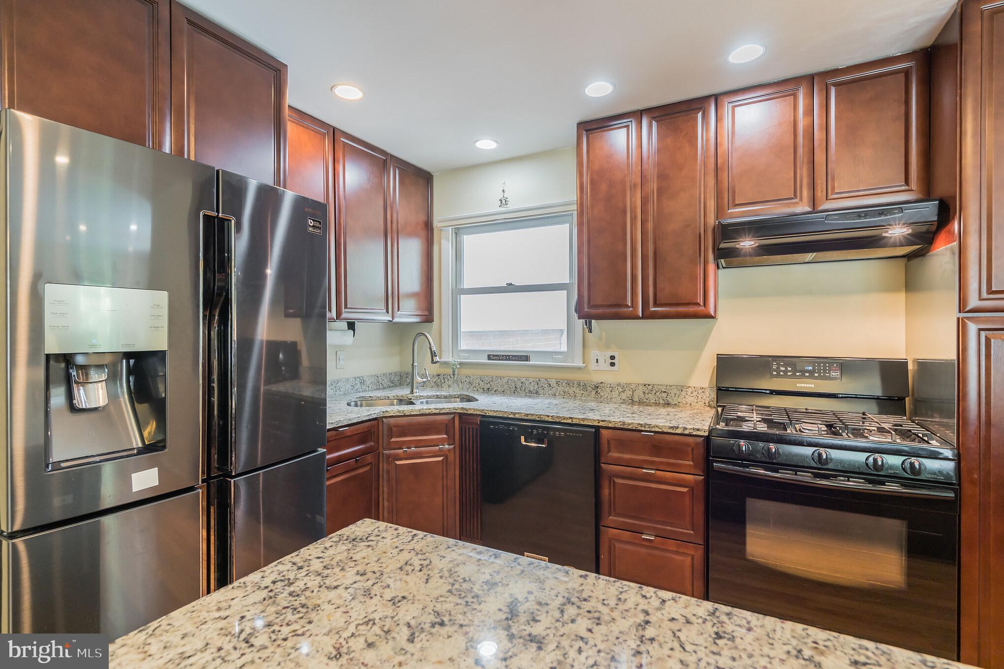 ROLLING VALLEY - Residential Lease