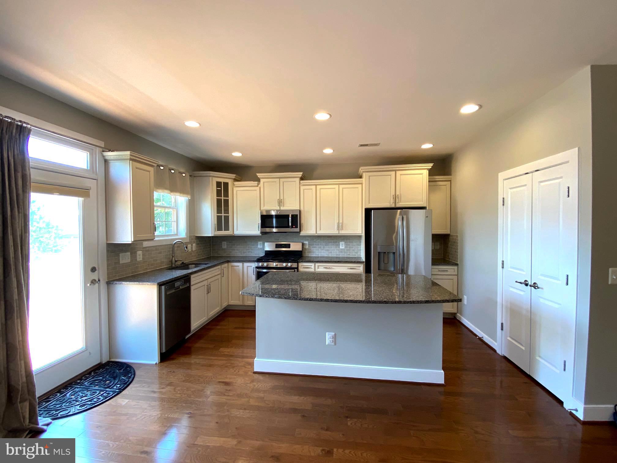 OVERLOOK - Residential Lease