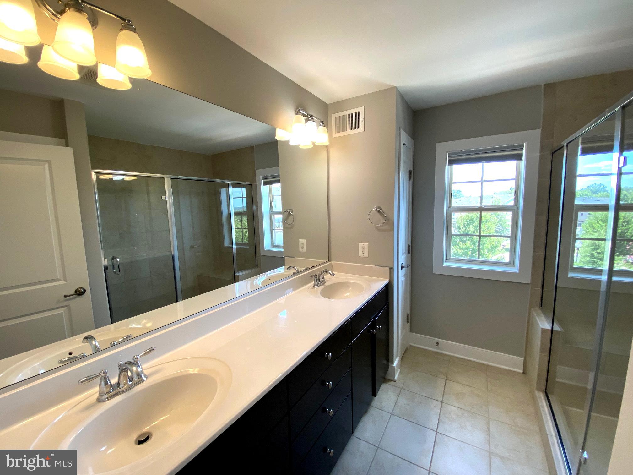 OVERLOOK - Residential Lease