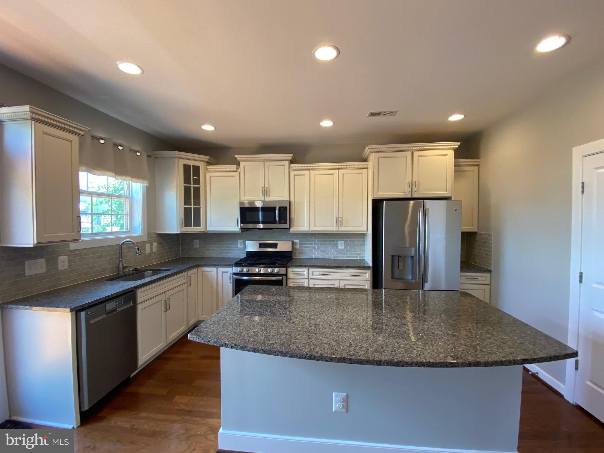 OVERLOOK - Residential Lease