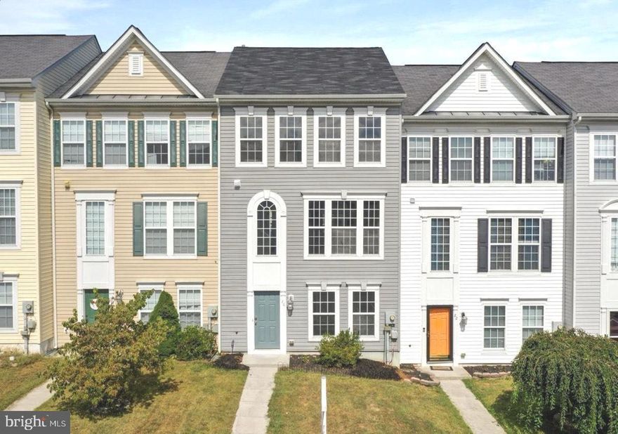 Spacious 3-Level Townhome in Spring Mills Community!
Conveniently located just minutes from Walmart, Spring Mills Elementary, Middle, and High Schools, as well as Berkeley Medical Center and I-81 for easy commuting.
Enjoy over 2,000 sq ft of comfortable living space with 4 bedrooms, 3.5 bathrooms, and modern finishes throughout. The entry level includes a private bedroom and full bath, ideal for guests or home office. The main level offers a bright living room, open kitchen, and half bath. Upstairs features three spacious bedrooms including a luxurious primary suite with full bath.
Recent Upgrades: New roof (2022), water heater (2021), and HVAC (2021).
Move-In Ready: Freshly cleaned and ready for immediate occupancy!
Schedule your showing today and enjoy comfort, convenience, and top-rated schools right at your doorstep!