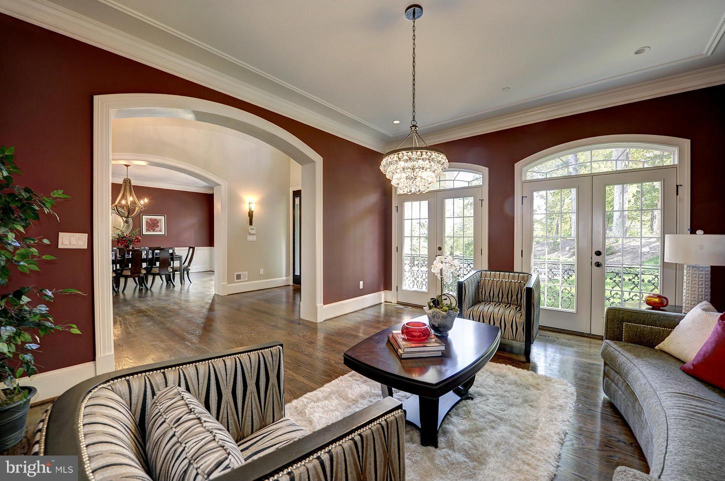 POTOMAC OUTSIDE - Residential