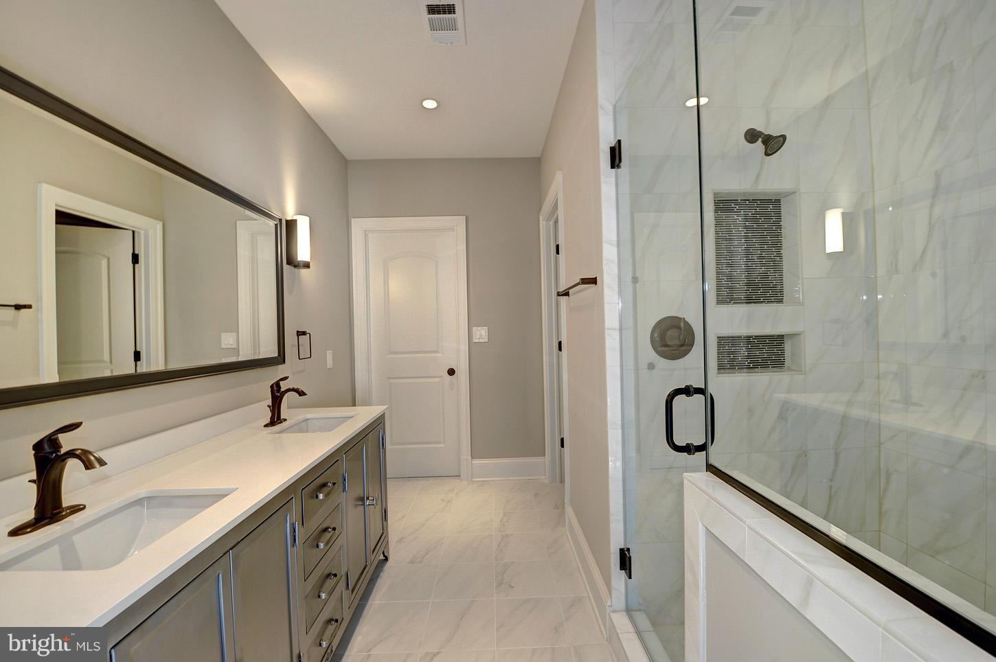 POTOMAC OUTSIDE - Residential